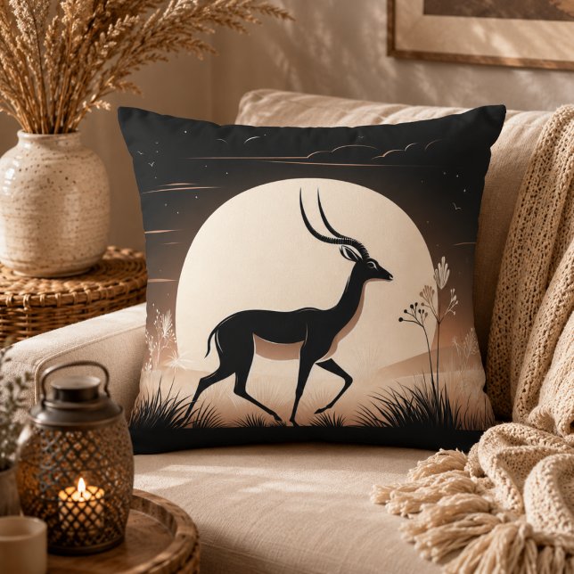 Sereniteit in Beweging Antilope-Geïnspireerd Kussen (Serenity in Motion Antelope-Inspired Throw Pillow)