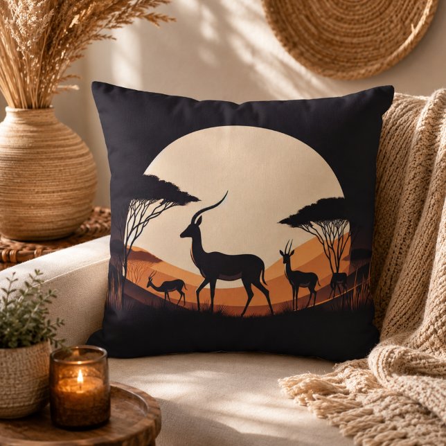 Sereniteit in Beweging Antilope-Geïnspireerd Kussen (Serenity in Motion Antelope-Inspired Throw Pillow)