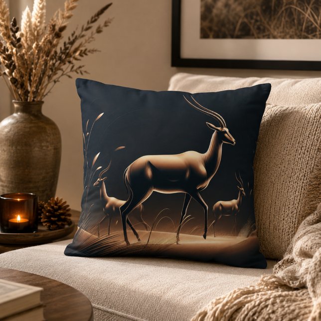 Sereniteit in Beweging Antilope-Geïnspireerd Kussen (Serenity in Motion Antelope-Inspired Throw Pillow)