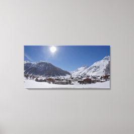 Sereniteit in een dorp Vald'Isere Canvas Afdruk
