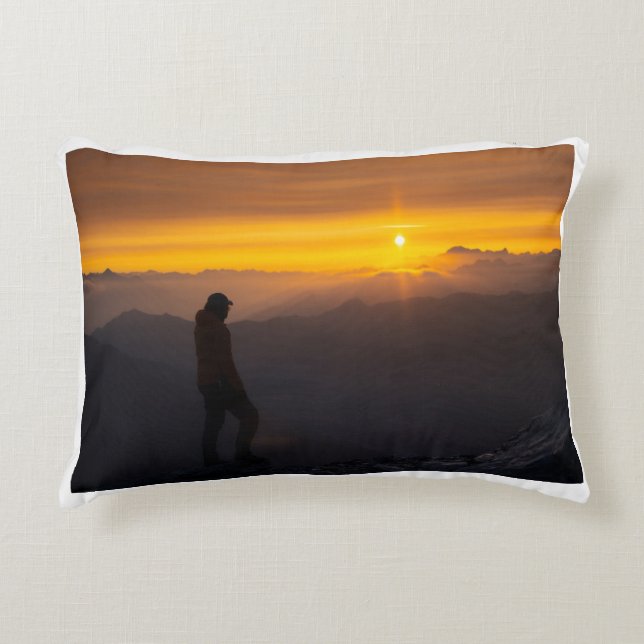 Serenity Blooms: Natuur geïnspireerde kussen Desig (Voorkant)