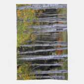 Serenity in Gold en Green Aspen Theedoek (Verticaal)