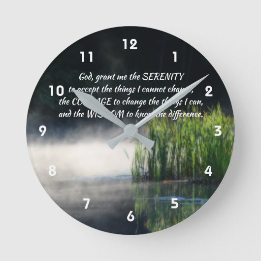 Serenity Prayer Cattails in een mist Inspirerend   Ronde Klok (Voorkant)