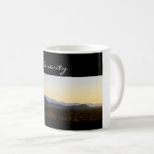 Serenity Santa Fe Mountains op Sunrise Mok (Voorkant rechts)