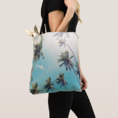 Serenity tropisch strandlandschap tote bag (Dichtbij)