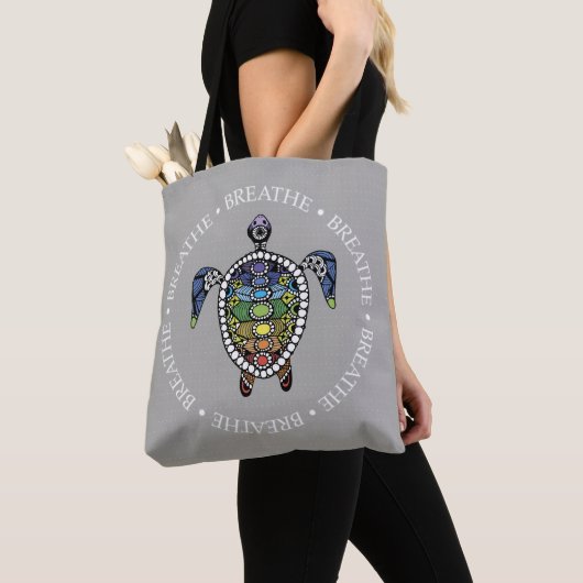 Serenity Turtle Chakras Tote Bag (Dichtbij)