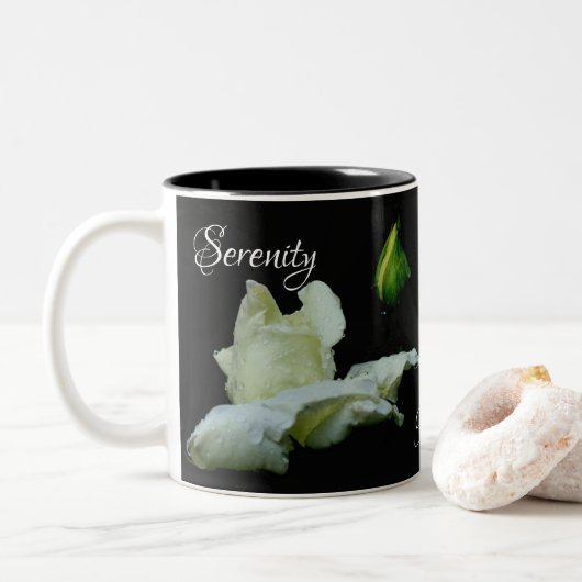 Serenity White Rosebud Inspirerend Words Tweekleurige Koffiemok (Met donut)