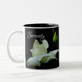 Serenity White Rosebud Inspirerend Words Tweekleurige Koffiemok (Links)