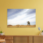 Sergeant biedt veiligheid canvas afdruk (Insitu (Woonkamer))