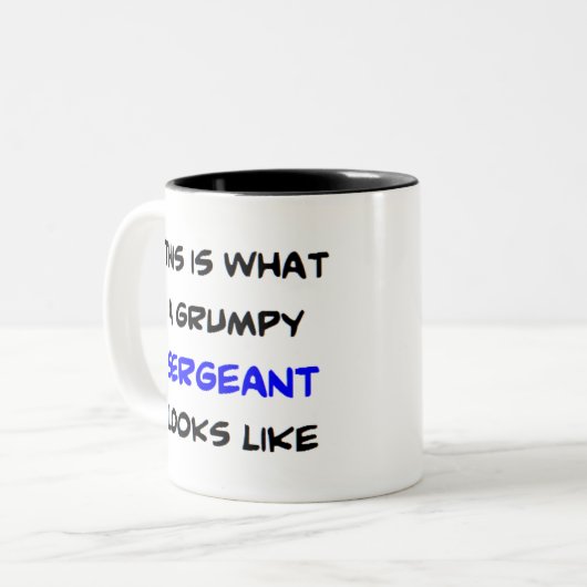 sergeant , mopperij tweekleurige koffiemok (Voorkant links)