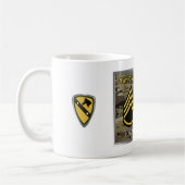 sergeant van de afdeling Cavalry Koffiemok (Links)