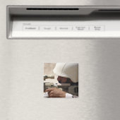 Sergeant van het Irakese leger zoekt naar beneden Magneet (Insitu (Vaatwasser))