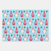 Serie kerstgnomen | Rode en blauwe sneeuwvlokken Inpakpapier Vel (Voorkant)