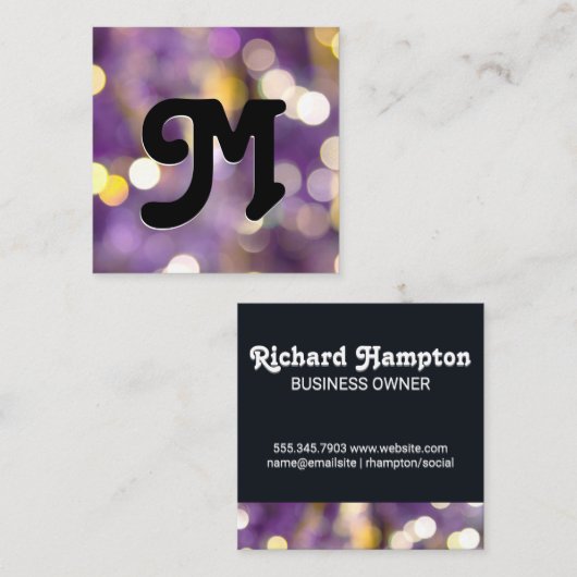 Serif Monogram | Paarse Bokeh Vierkante Visitekaartje (Voorkant / Achterkant)