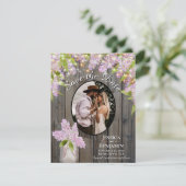 Seringen & Kleurrijke Lichtjes op Schuurhouten Bru Save The Date (Staand voorkant)