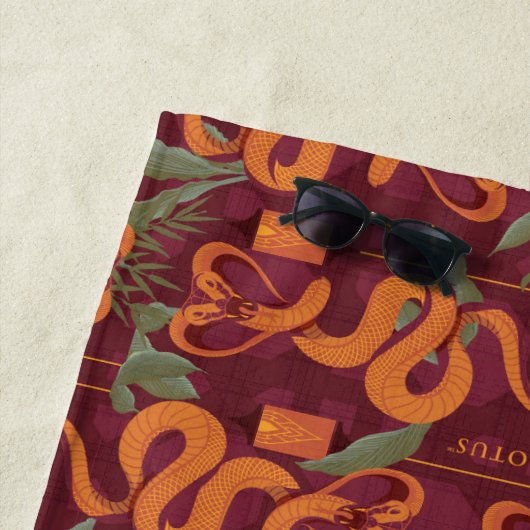 Serpent Luxe Patroon - De Witte Lotus Strandlaken (In situ)