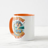 Serpentine Surprises: Slang met een vangst Mok (Voorkant links)