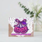 Serving looks sinds 1692 Roze pompoen Coquette Feestdagenkaart (Staand voorkant)