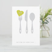 Serving Love Rehearsal Dinner Invitation Kaart (Staand voorkant)