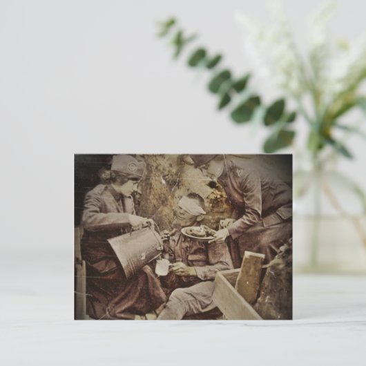 Serving Wond Soldier Coffee Briefkaart (Staand voorkant)