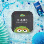 Sesame Street | Oscar Birthday Chalkboard Papieren Bordje<br><div class="desc">Throw a messy and fun-filled birthday bash with these Sesame Street plates featuring Oscar the Grouch! This vibrant design showcases Oscar surrounded by colorful chalk-drawn elements, including confetti and bold lettering, all set against a trendy chalkboard background. Perfect for kids’ birthday parties, this customizable plate captures Oscar’s playful and grumpy...</div>