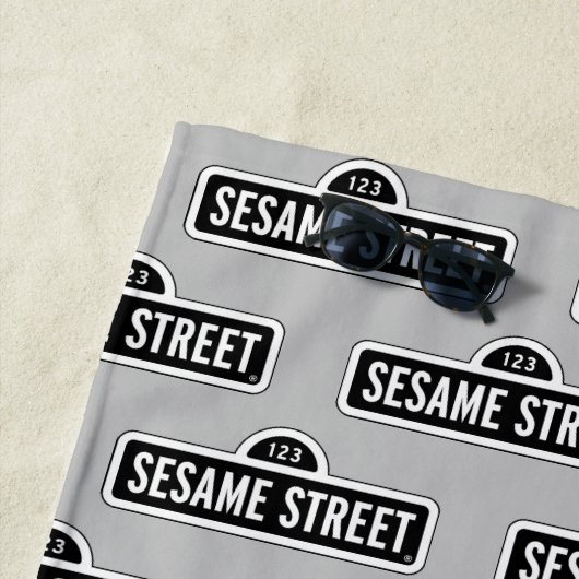 Sesamstraat | B&W Logo Strandlaken (In situ)