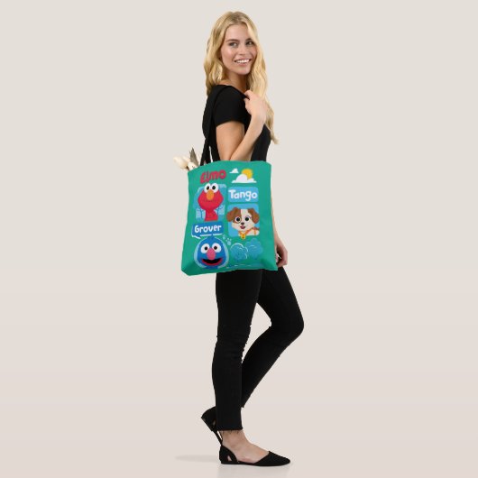 Sesamstraat | Grafisch park Elmo, Tango & Grover P Tote Bag (Op model)