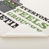 Sesamstraat | Oscar de Grouch voelt Grouchy Sherpa Deken (3/4)