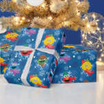 Sesamstraat Winter Sneeuwvlok Patroon Cadeaupapier<br><div class="desc">Omarm de winter wonderland geest met deze charmante Sesamstraat sneeuw dag patroon grafiek! Met geliefde personages als Big Bird, Cookie Monster, Elmo en Oscar de Grouch, allemaal gekleed in hun gezellige wintersjaals, petten en wanten, vangt dit ontwerp het plezier van een besneeuwde dag. Tegen een diepblauwe achtergrond met wervelende sneeuwvlokken...</div>