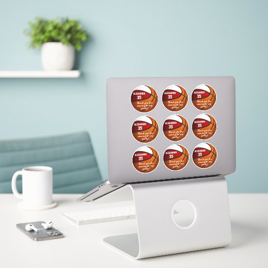 Set van 9 rood wit basketbal partij voorkeurslabel sticker (Laptop op bureau)