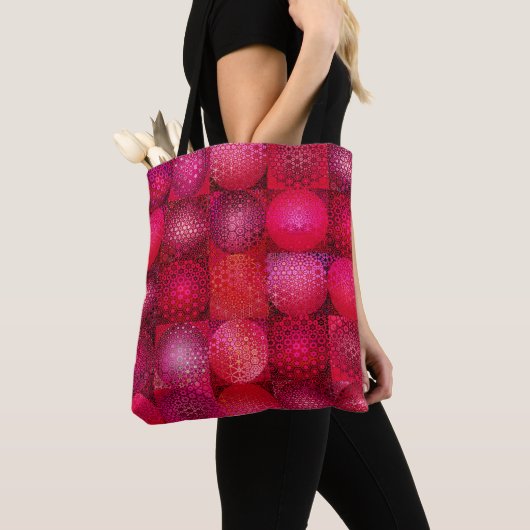 Set van cirkelvormig mozaïek in rood tote bag (Dichtbij)