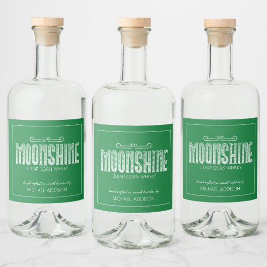 Set van moonshine met Etiket op voedsel en dranken (Flessen)