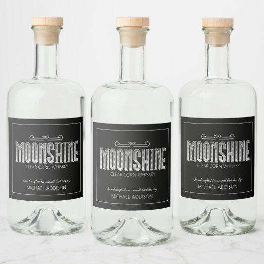 Set van moonshine met Etiket op voedsel en dranken (Flessen)