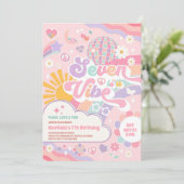 Seven Is A Vibe Retro Groovy Daisy 7th Birthday Kaart (Staand voorkant)