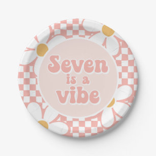 Seven is een Vibe Pink Daisy Checker Papieren Bordje