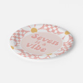 Seven is een Vibe Pink Daisy Checker Papieren Bordje (Gekanteld)