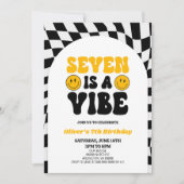Seven is een vibe retro eerste 7e verjaardagsfeest kaart (Voorkant)