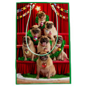 Seven Pugs-a-Posing Medium Cadeauzakje (Voorkant)