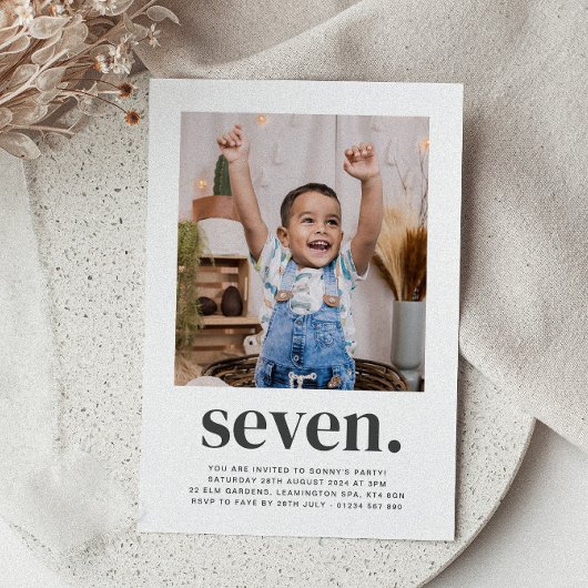 Seven Square Photo First Birthday Invitation Kaart