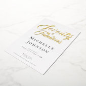 Seventy and Fabulous Minimal Pink 70th Birthday Folie Uitnodiging (Gedraaid)