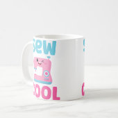 Sew Cool Cute Kawaii Sewing Machine Funny Pun Quil Koffiemok (Voorkant links)