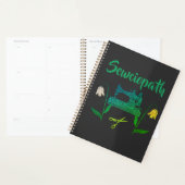 Sewciopath Grappige Quote in Green-naaimachine Planner (Display)