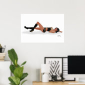 Sexy Brunette Pinup Meisje Slapen Poster (Thuiskantoor)