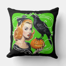 Sexy Halloween-meisje en raaf