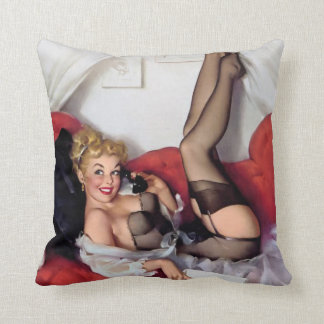Sexy pinup girl in bed kussen