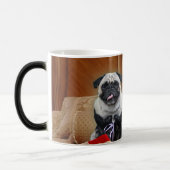 Sexy Pug in Lingerie met Cadeaus en wijn Magische Mok (Links)