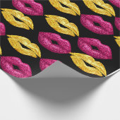 Sexy roze en gouden lip patroon cadeaupapier (Hoek)