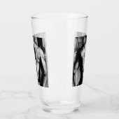 Sexy Shirtless Mannelijke Bodybuilder Terug in Jea Glas (Links)