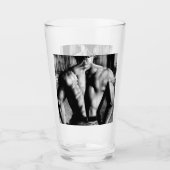 Sexy Shirtless Mannelijke Bodybuilder Terug in Jea Glas (Voorkant)