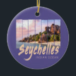Seychellen -sunset souvenir in de Indische Oceaan Keramisch Ornament<br><div class="desc">Het strand van de Seychellen in de Indische Oceaan La Digue Anse Source d'Argent met palmboom in de zon. Vakantiegovenir voor Afrikaanse en Mahe-reizigers.  vakantiemodel voor eilandliefhebbers in de Indische Oceaan voor de Seychellen. U kunt het ontwerp gemakkelijk aanpassen en aanpassen door de naam in te gaan u wilt.</div>
